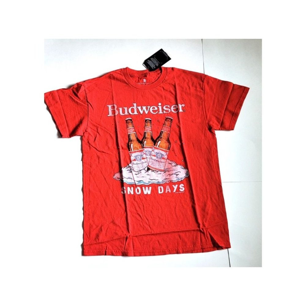 NWT Junkfood Men's Budweiser Snowy Day Holiday Christmas Stocking Stuffer Tee